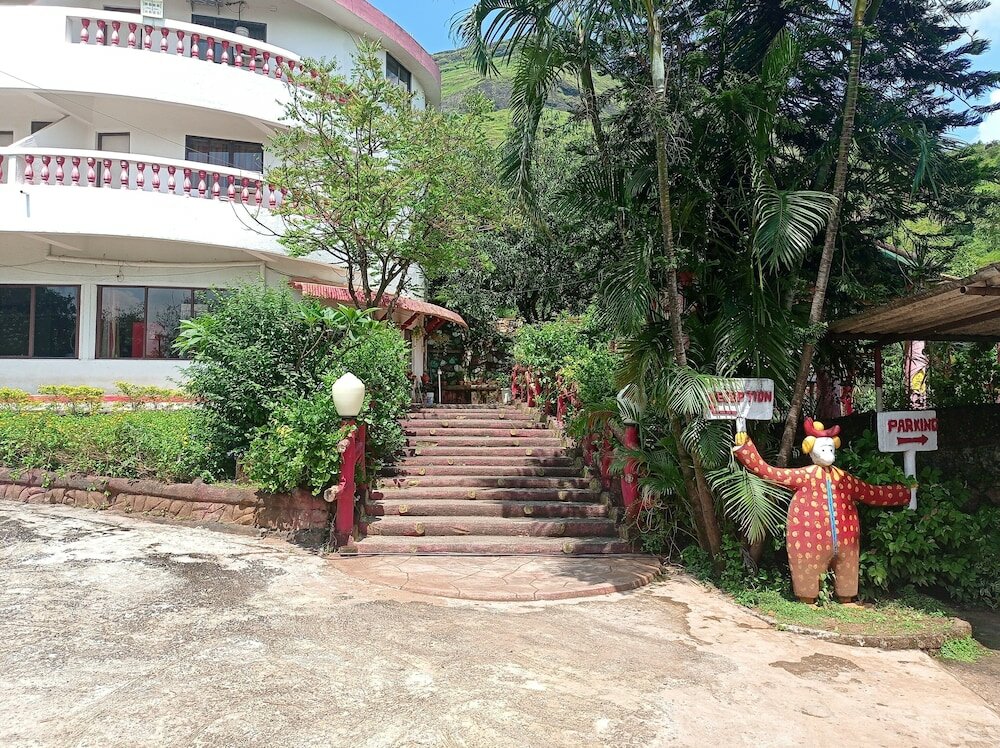 Фото Golden Resort and Farm