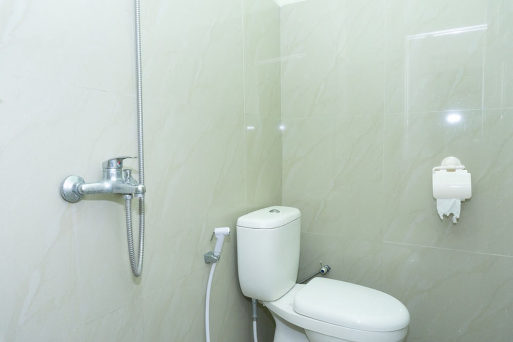 Фото RedDoorz near Alun Alun Madiun