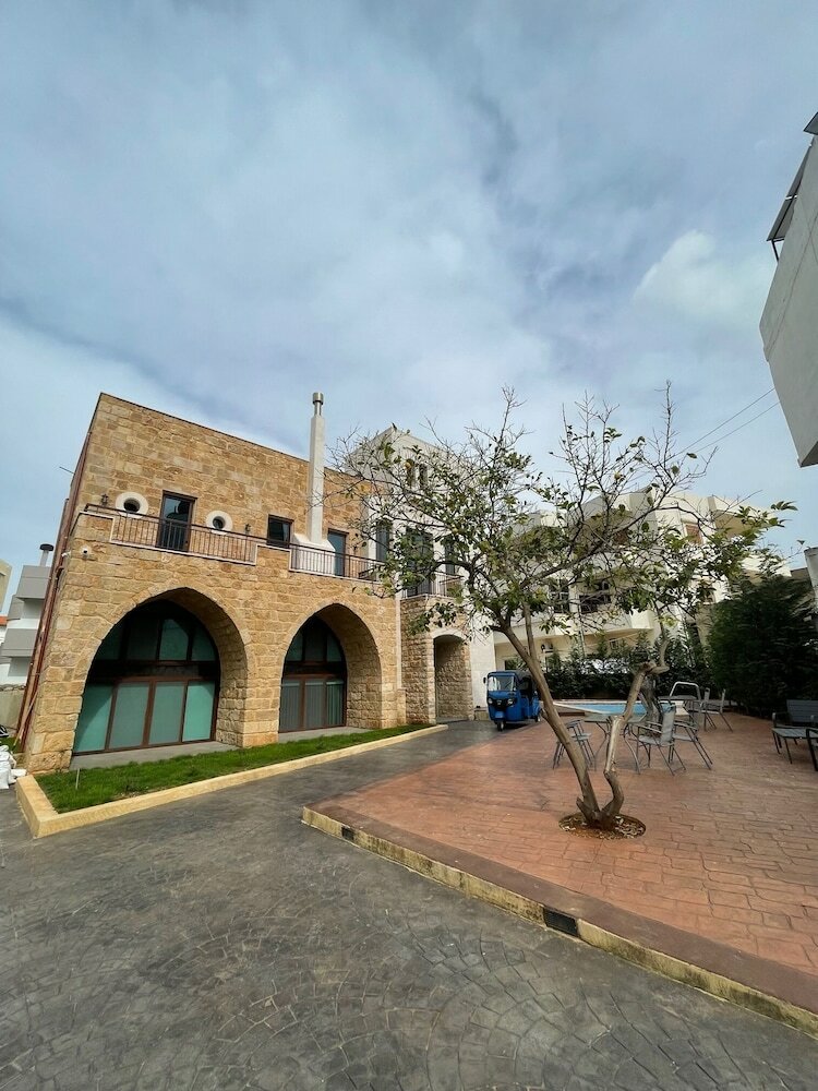 Фото отеля 1