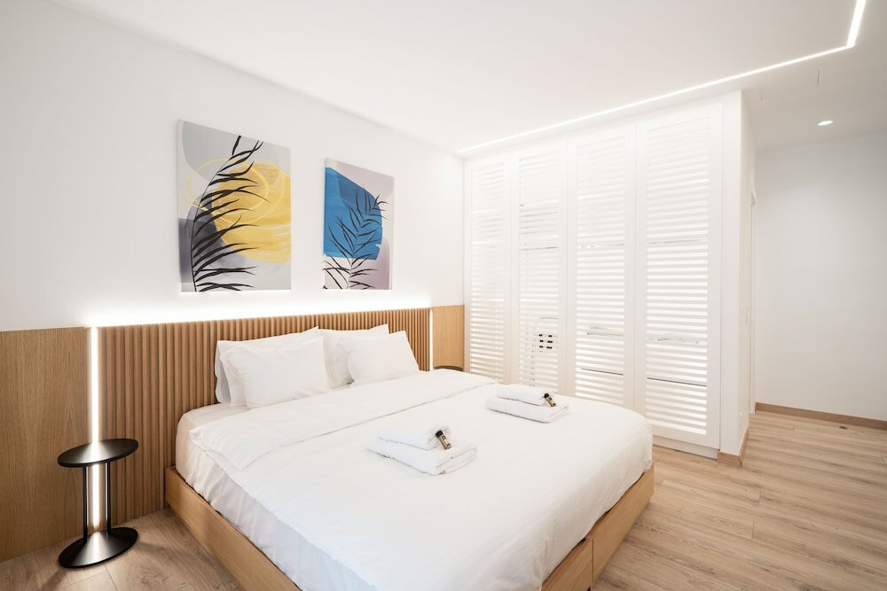 Фото Kolonaki Upscale 4 bdr Luxury apartment