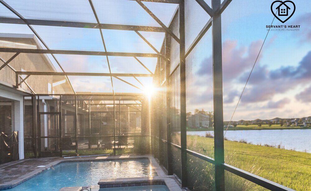 Фото Lakeview Luxury 9 Bedroom & 5 Bathroom w Private Pool