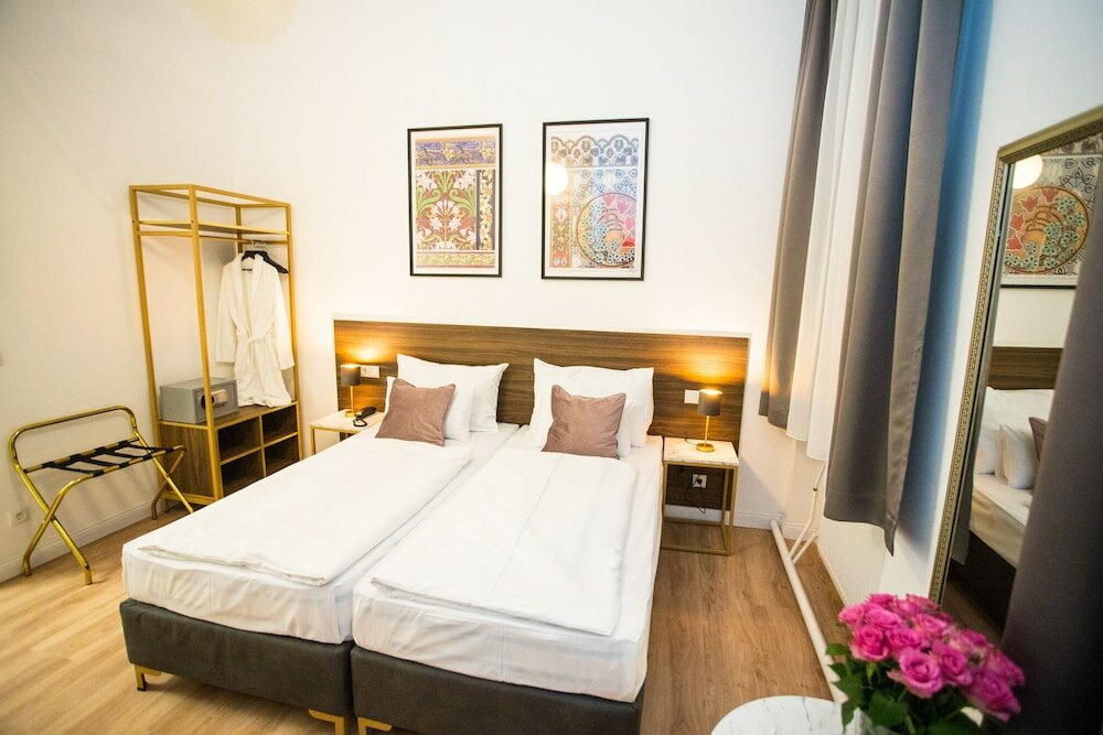 Фото Pension Central - Self Check-in