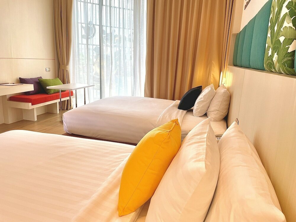 Фото The Poem Hotel