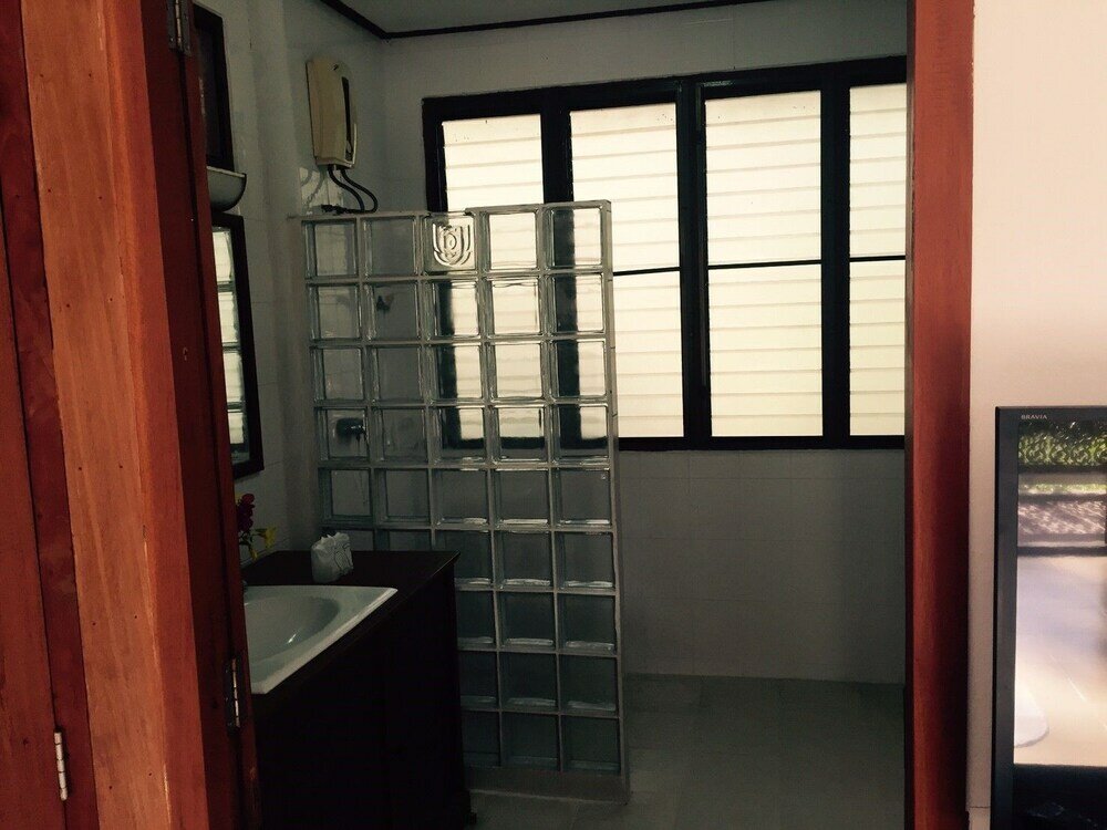 Фото Ruen Thai Rim Haad Resort