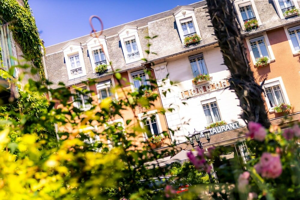 Фото Hotel Le Lion d'Or et restaurant la Table du Lion