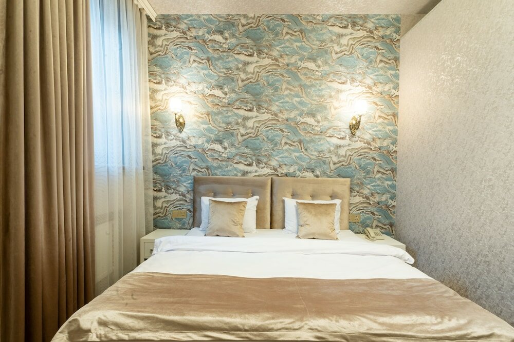 Фото Nizami Central Street Hotel