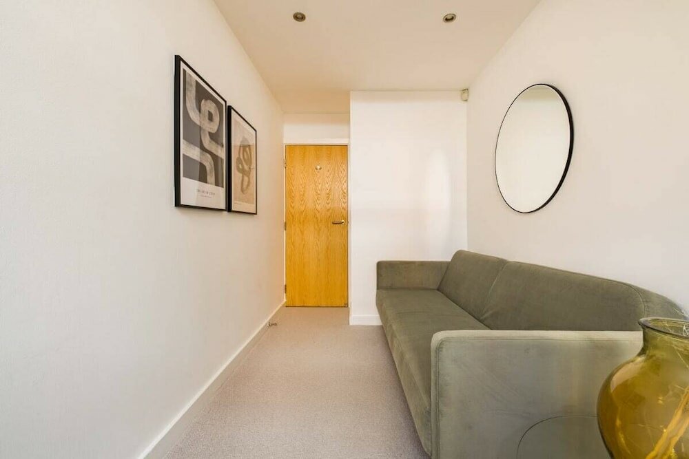 Фото The Clapham - Captivating 2bdr With Garden & Parking