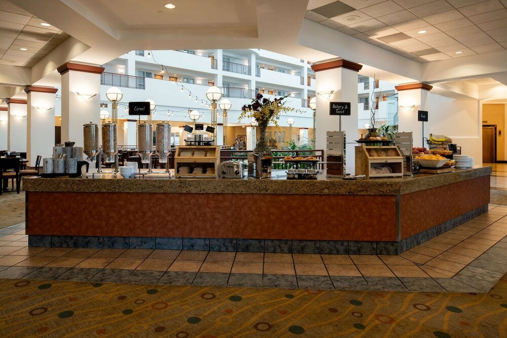 Фото Embassy Suites by Hilton Portland Airport