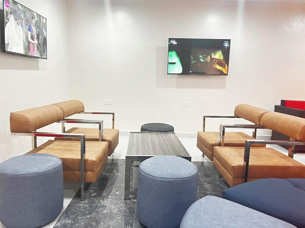 Фото De Rigg Place Victoria Island