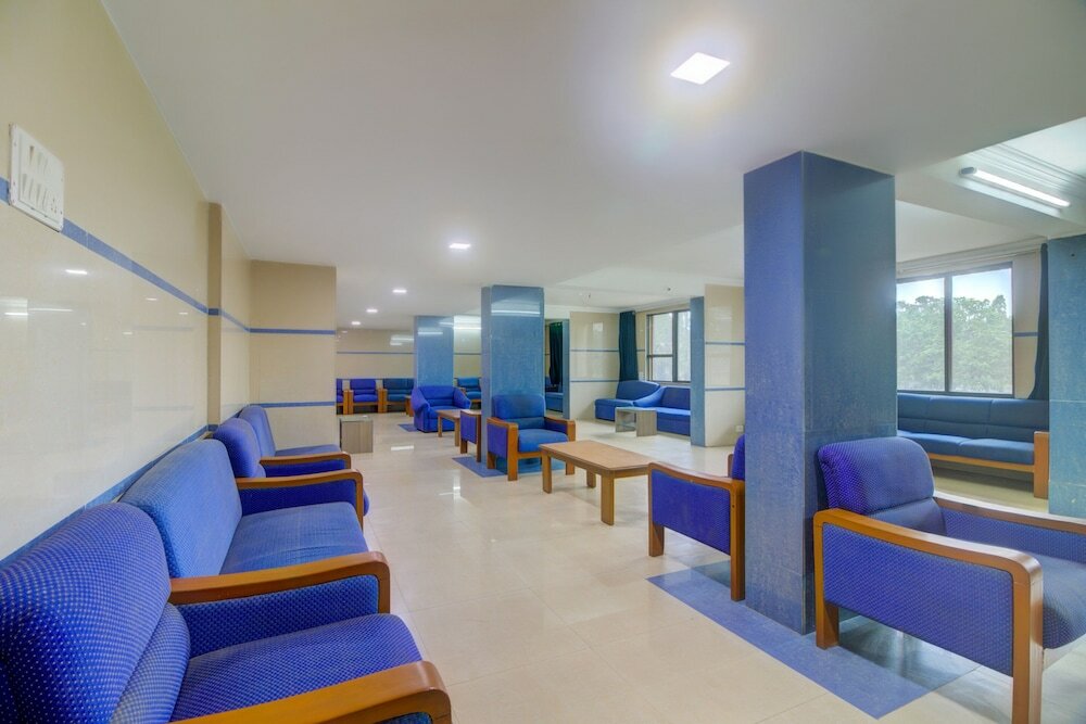 Фото Capital O 45621 Tuliipstays Hotel Ashok Bhiwandi