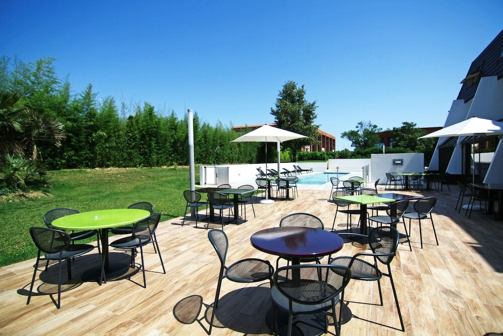 Фото Ibis Styles Toulouse Labège