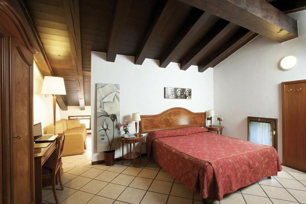 Фото Bes Hotel La Muratella