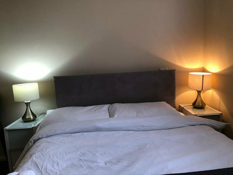 Гостиница Entire Flat. Very Comfortable. 1 Bedroom London в Лондоне