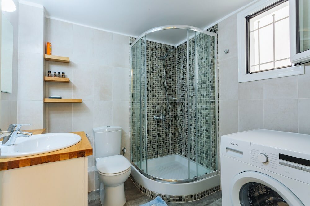 Фото Upscale Modern Escape in the Historic Center