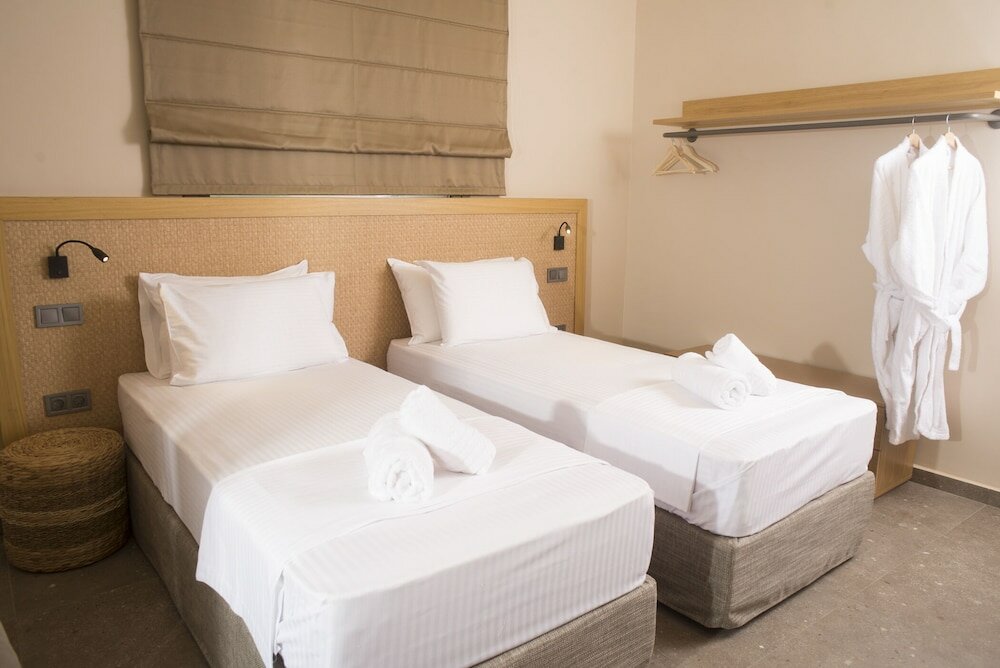 Фото Elaia Grove