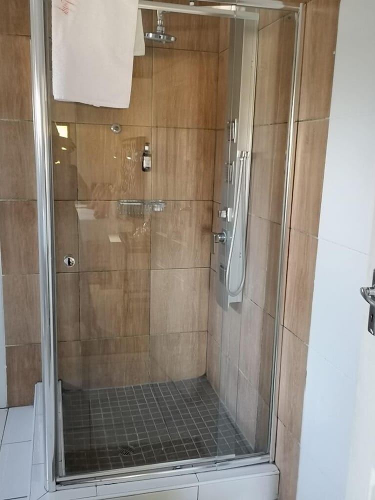 Фото Lilitha Guest Lodge & Conferencing