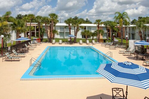 Гостиница Stayable Suites Kissimmee East в Орландо