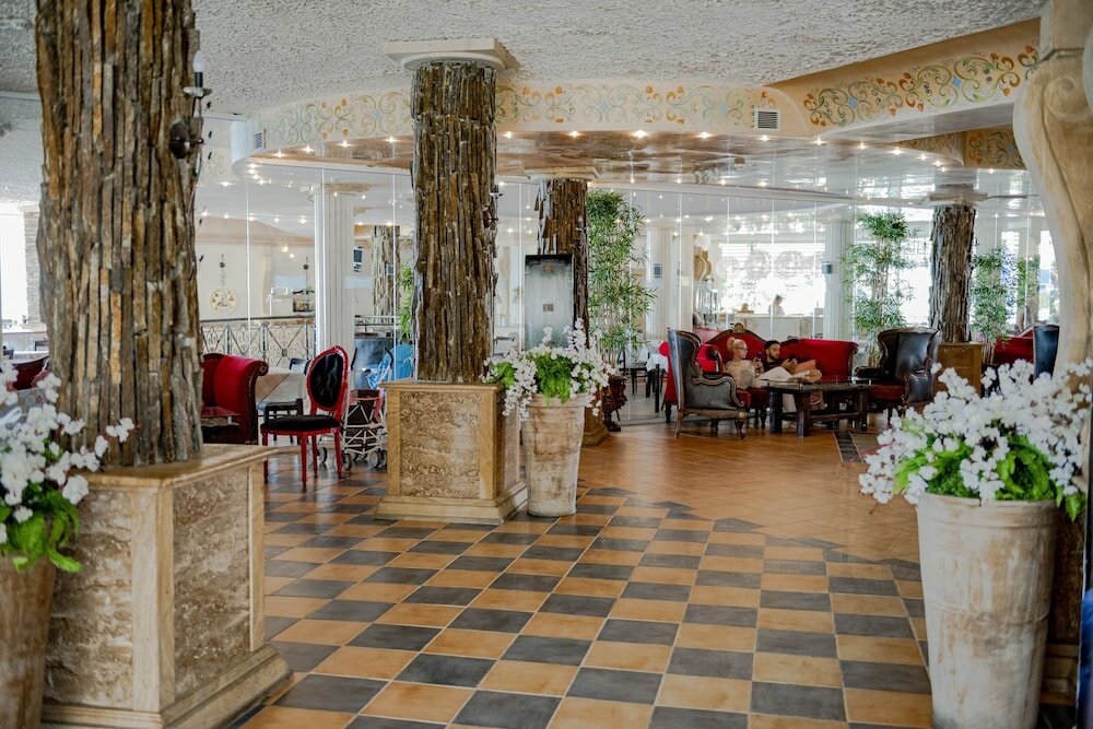 Фото Апартаменты Menada Atrium