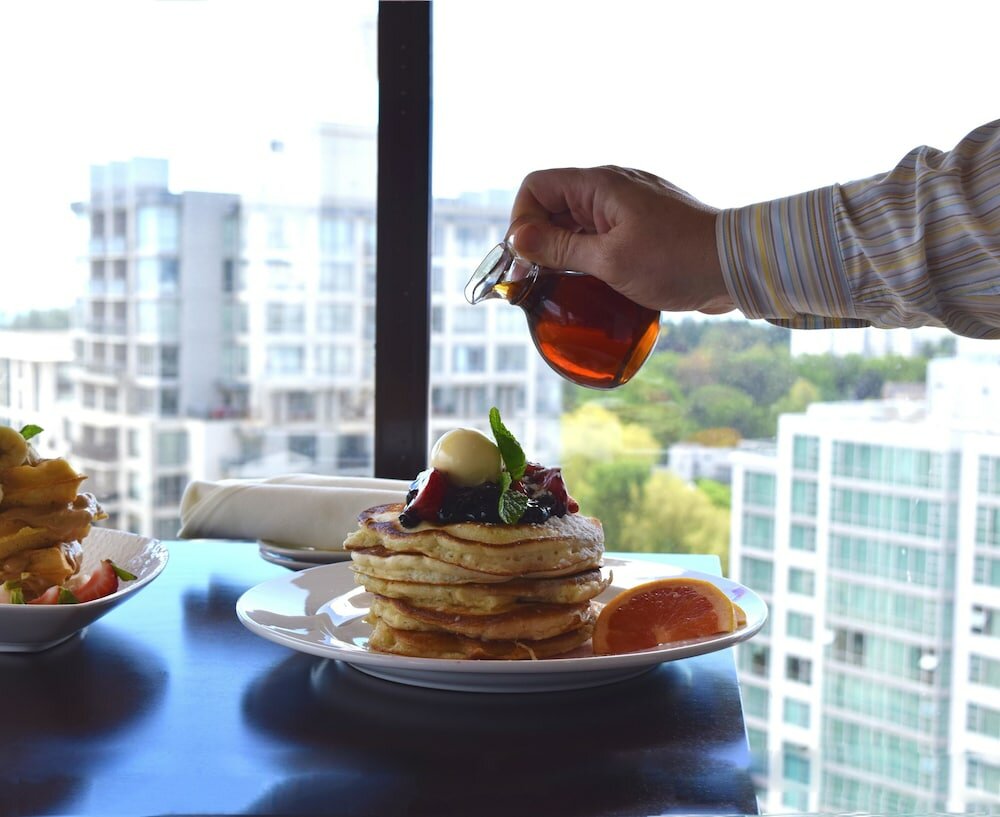 Фото Chateau Victoria Hotel & Suites