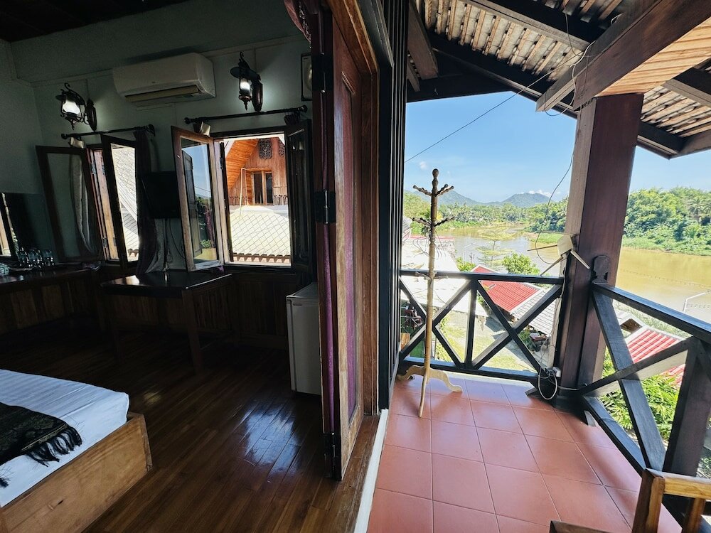 Фото Kingkham Riverside Hotel