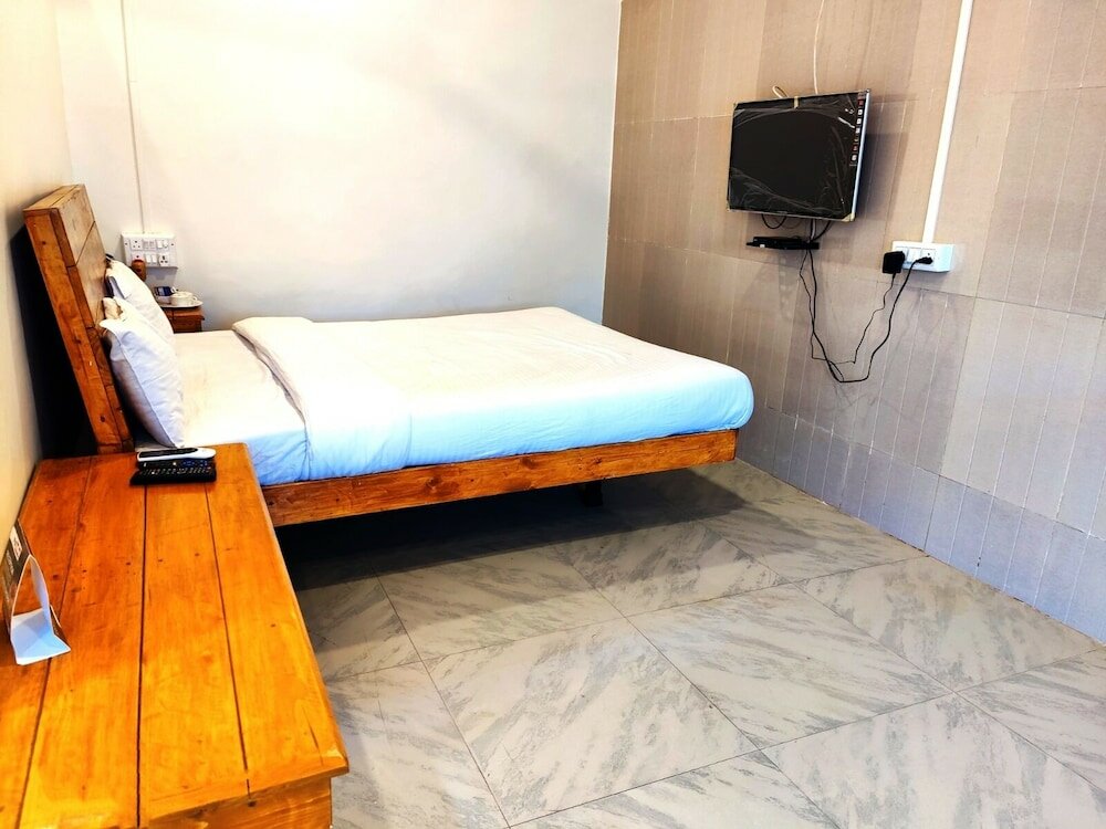 Фото Shrubbery Palms Resort