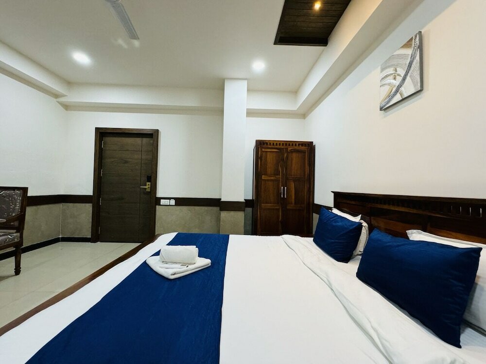 Фото Anroute Stays City Center