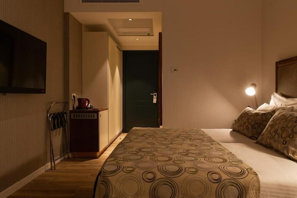 Фото Montefiore Hotel