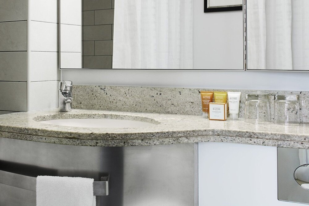 Фото The Trafalgar St. James London, Curio Collection by Hilton