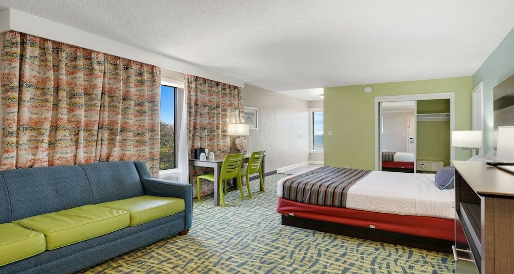 Фото Best Western Plus Holiday Sands Inn & Suites