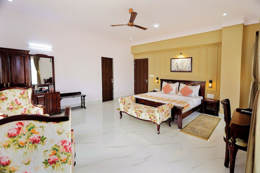 Фото Lake View Hotel Revaas