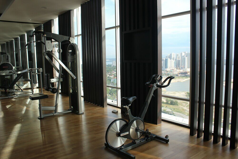 Фото City Living with Panoramic Sea Views at Danga Bay