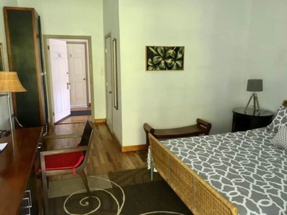 Фото Waterfront Lodge