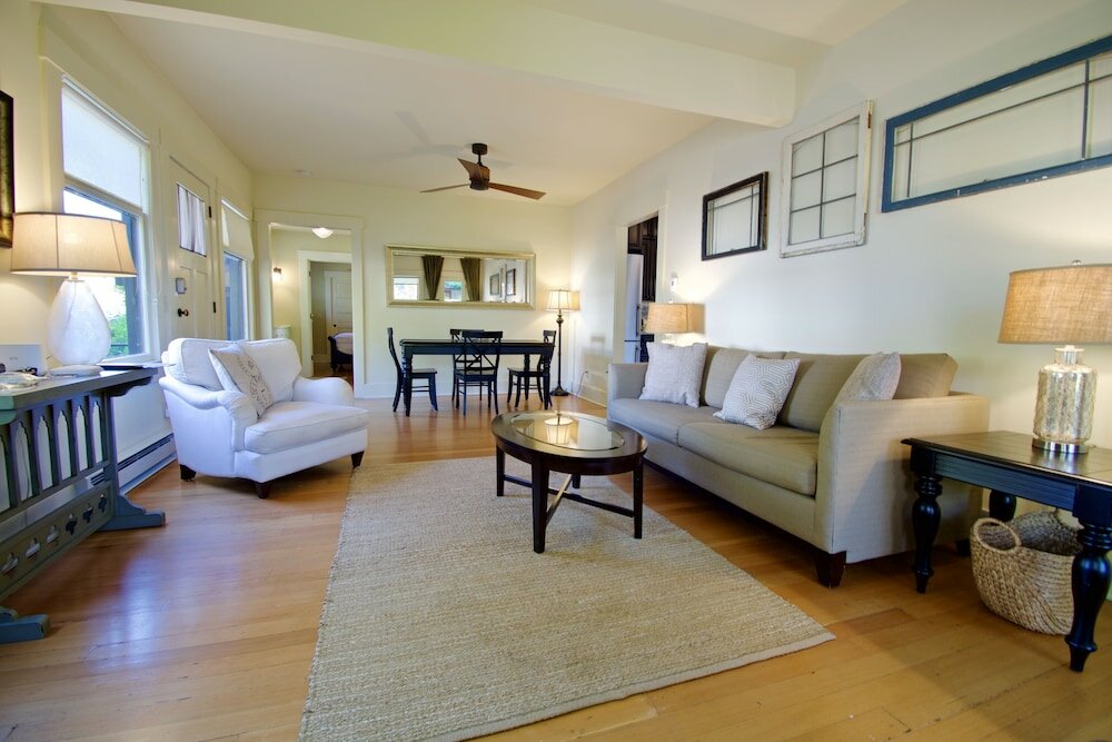 Фото Phinney Ridge Flat Backyard Oasis