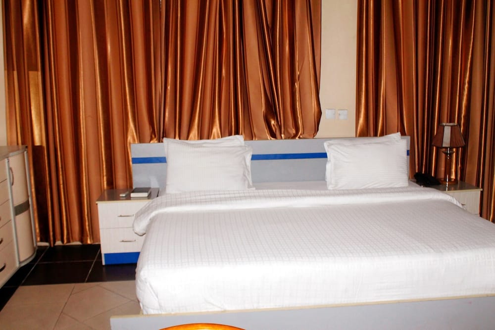 Фото Garden City Marriott Hotel