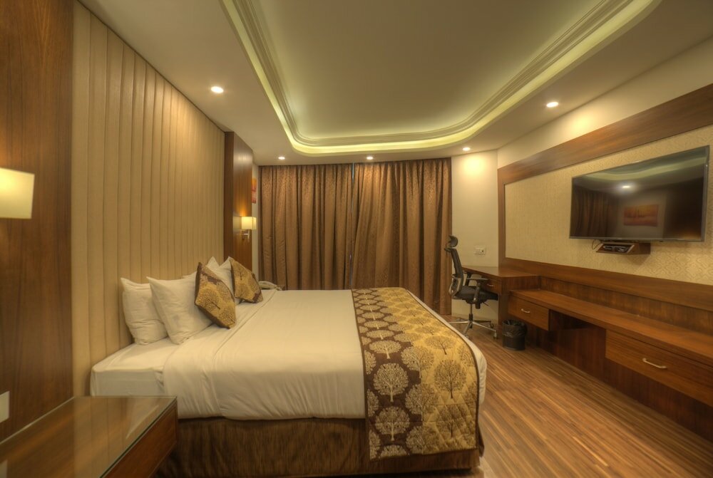 Фото Goldfinch Hotel Mangalore