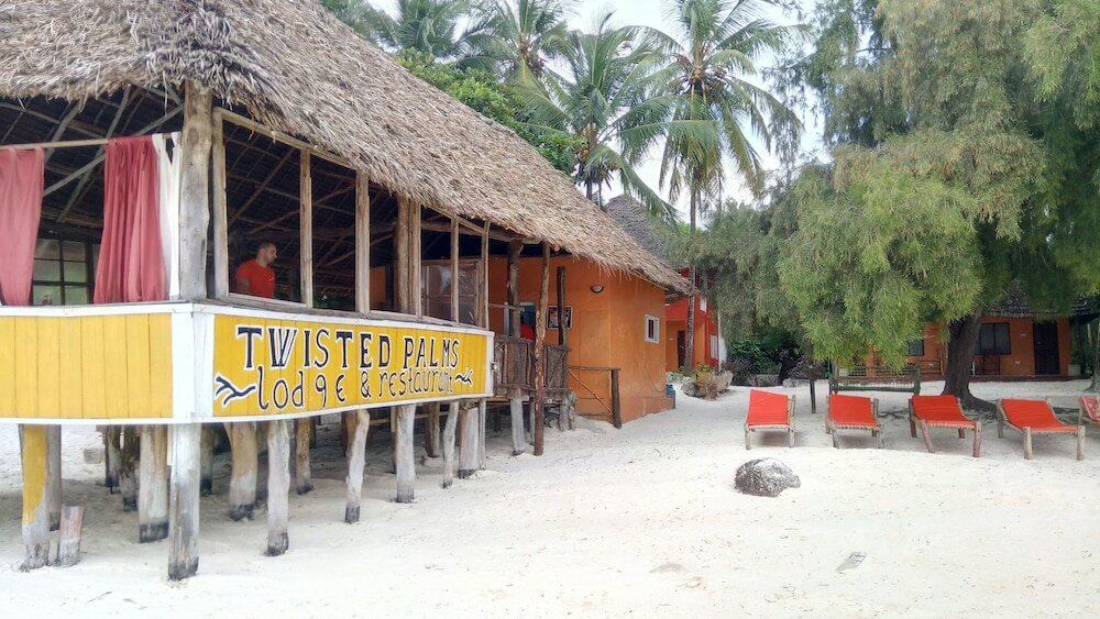 Фото Twisted Palms Lodge & Restaurant