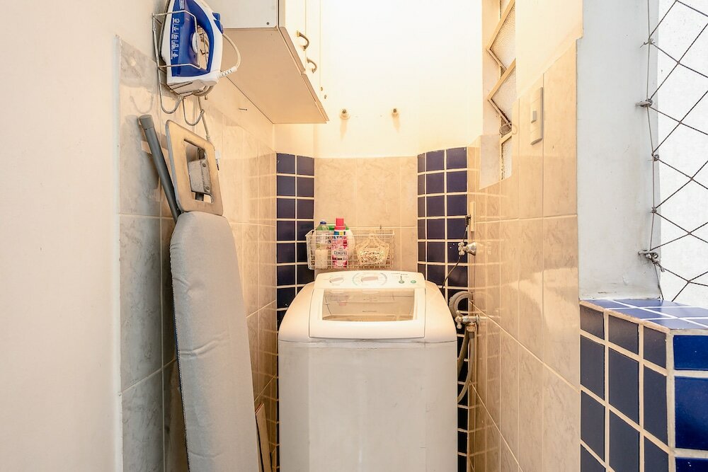 Фото Ape tamanho família com garagem