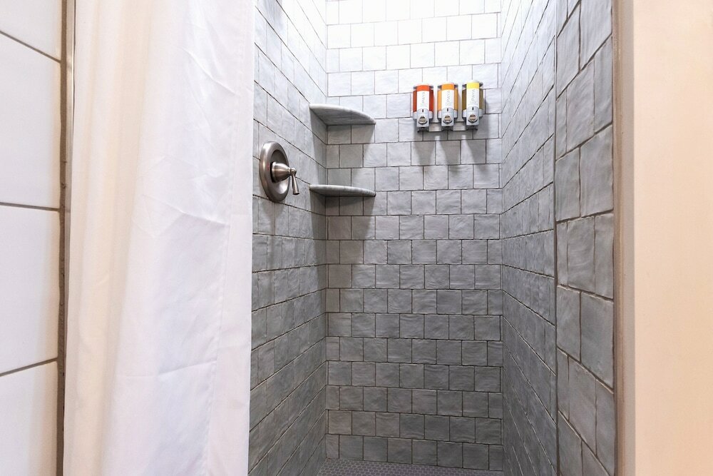 Фото The Porch on Frances Inn