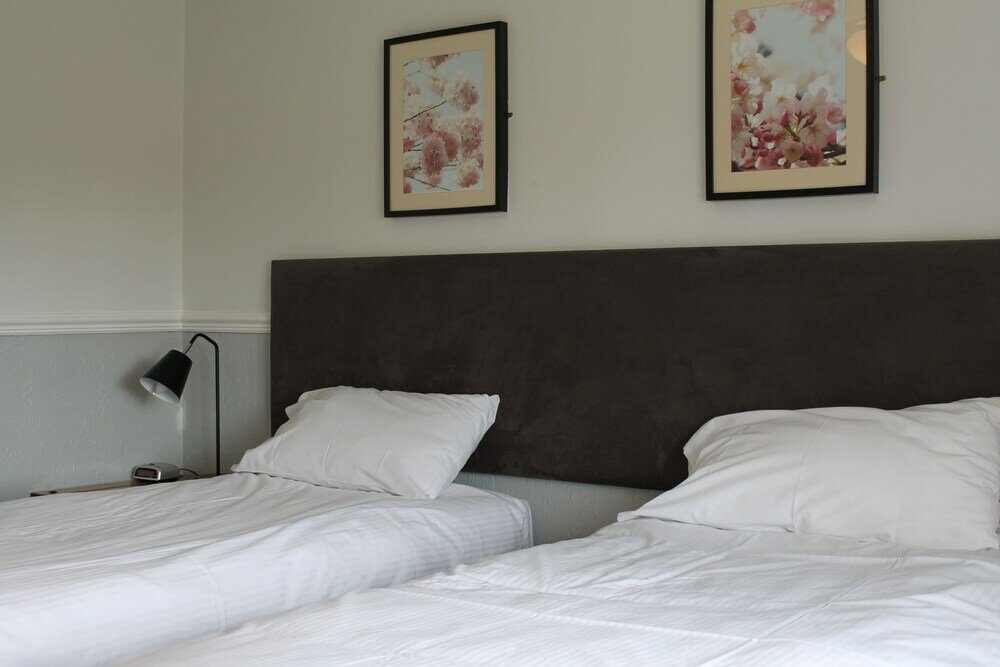 Фото Oak Farm Hotel