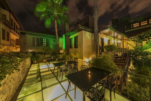 Апартаменты Amazing Hotel Room Near Hadrian s Gate в Анталье