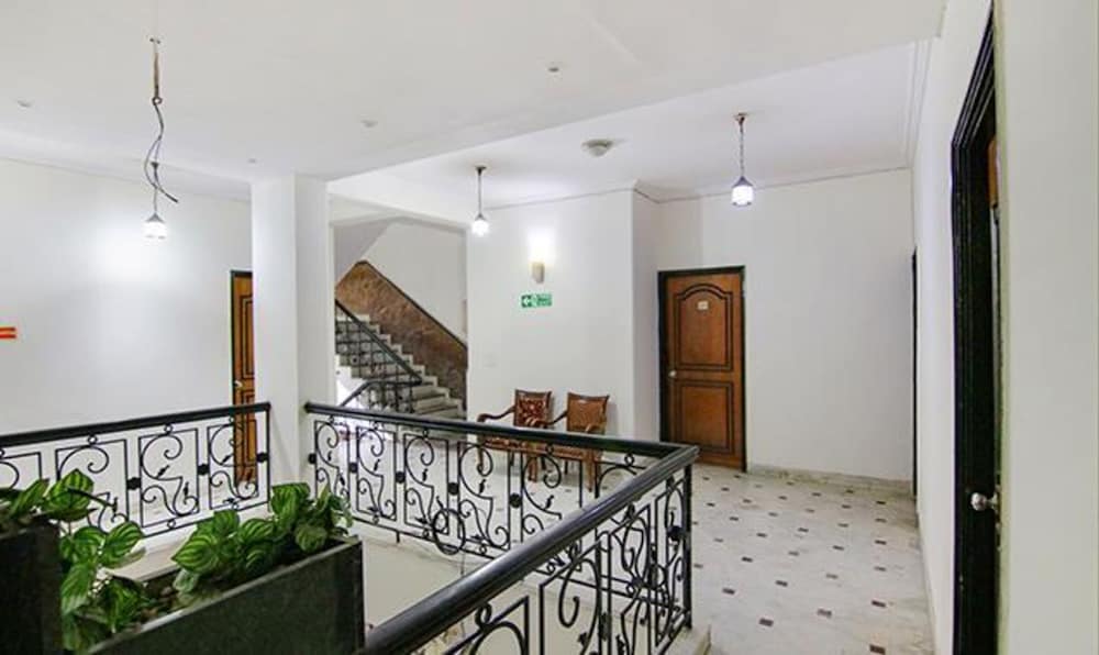 Фото Fabhotel Singh Suite