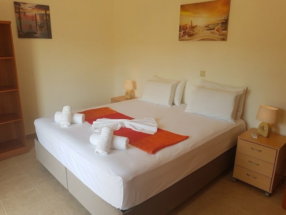 Фото Melinas Apartments Rhodes