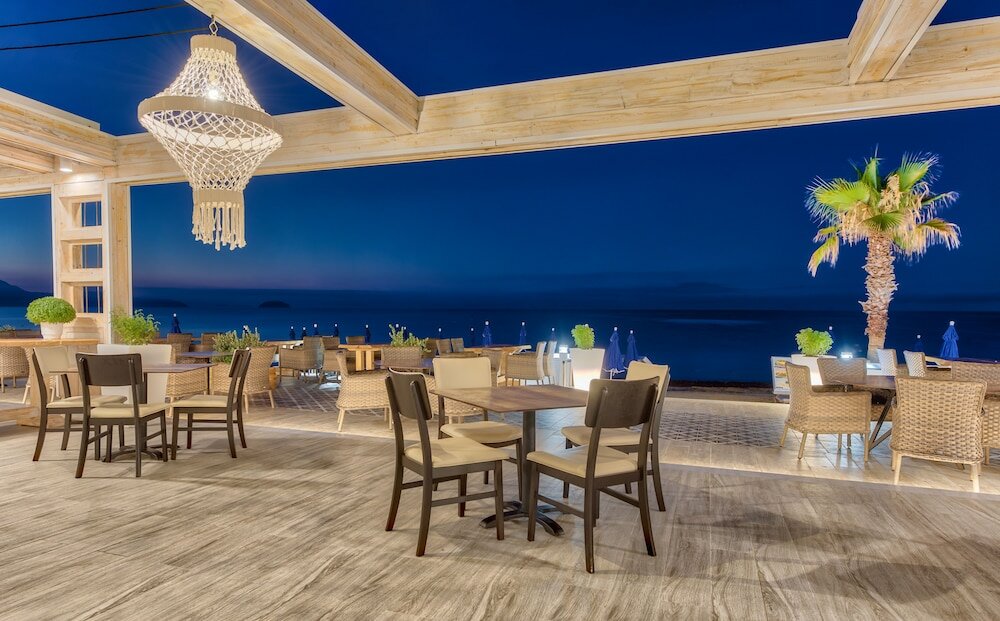 Фото Mandala Seafront Suites