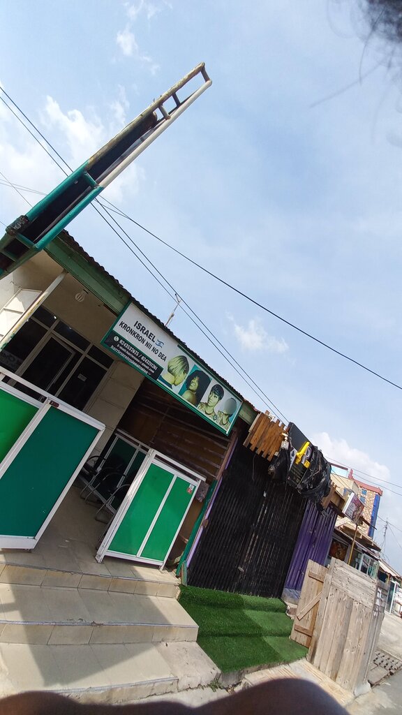 Beauty salon Israel kronkron nii dea, Accra, photo