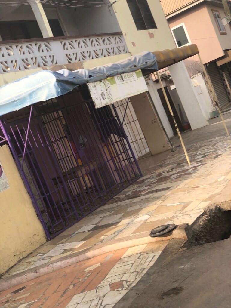 Grocery God is Love, Accra, photo