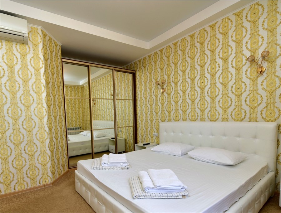 Фото Дворик на Морской