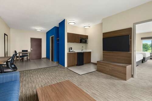 Гостиница Holiday Inn Express Hotel and Suites Akron South-Airport Area