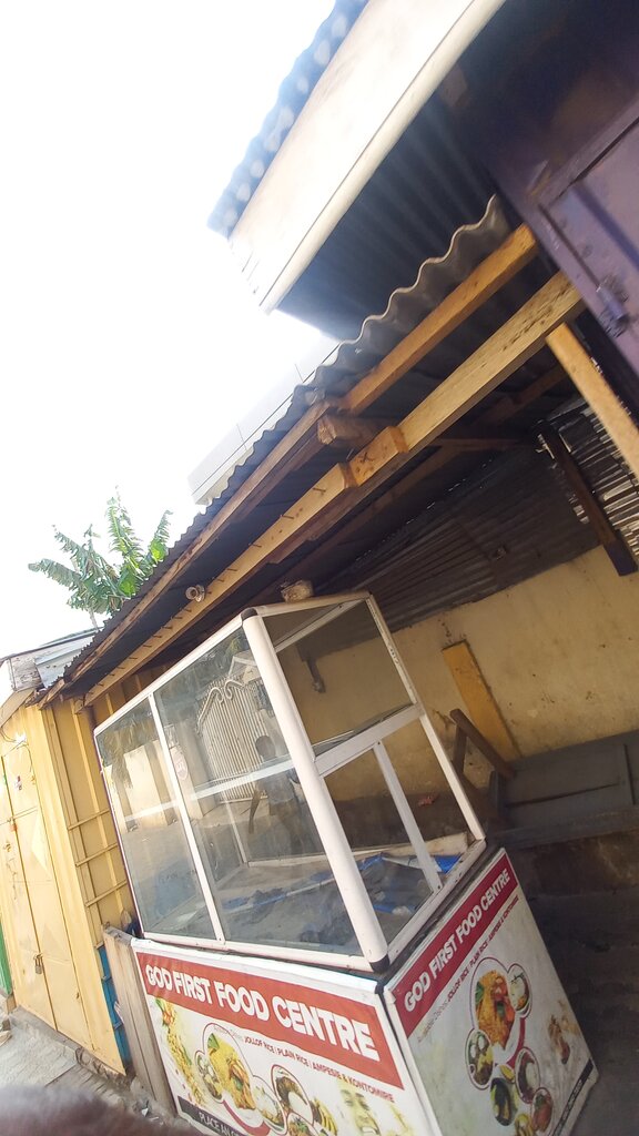 Fast food God First Food Centre, Accra, photo