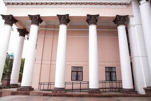 Центр культуры и искусств Верх-Исетский (площадь Субботников, 1), культурный центр в Екатеринбурге