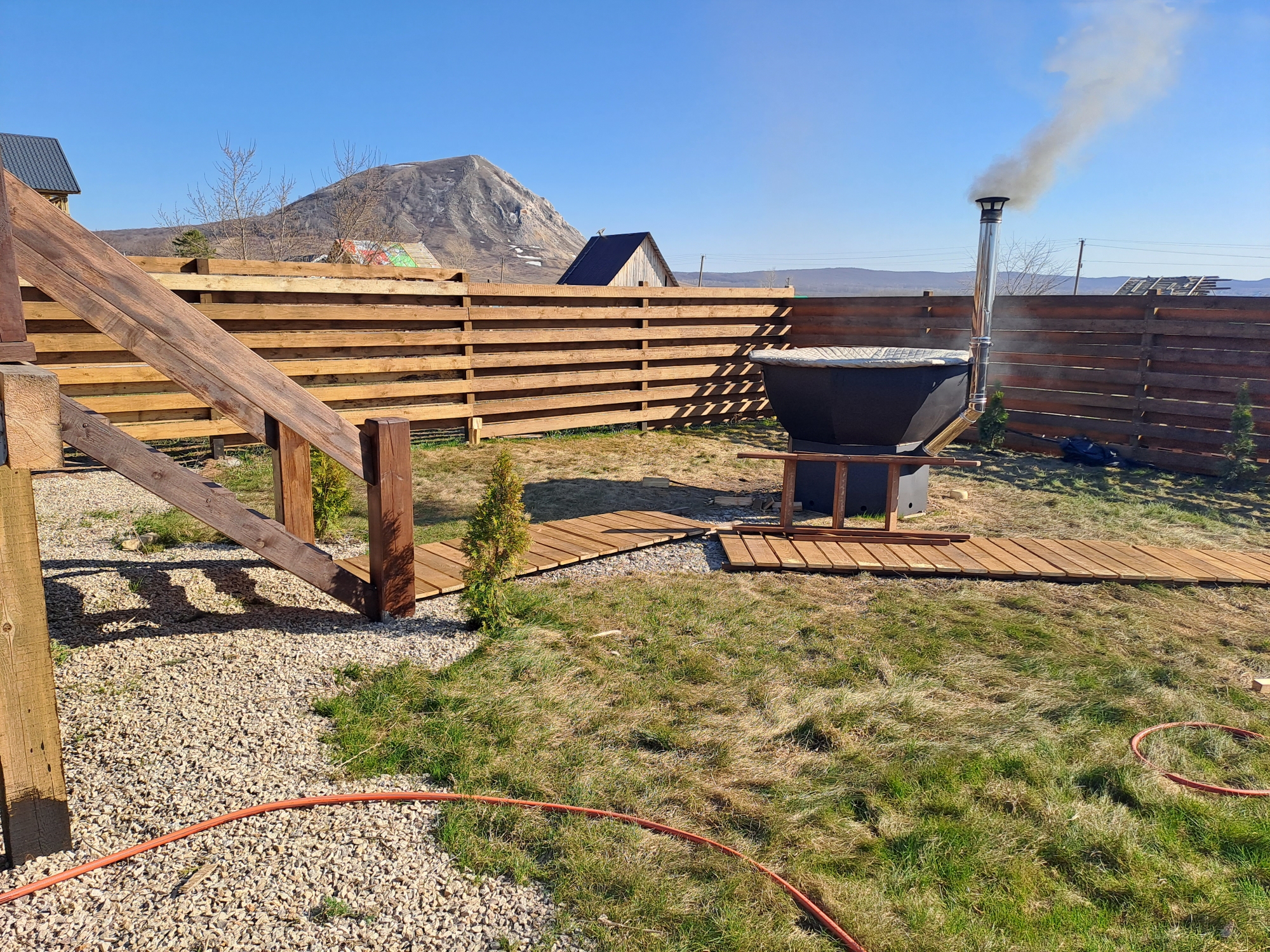 Фото Дом под горой